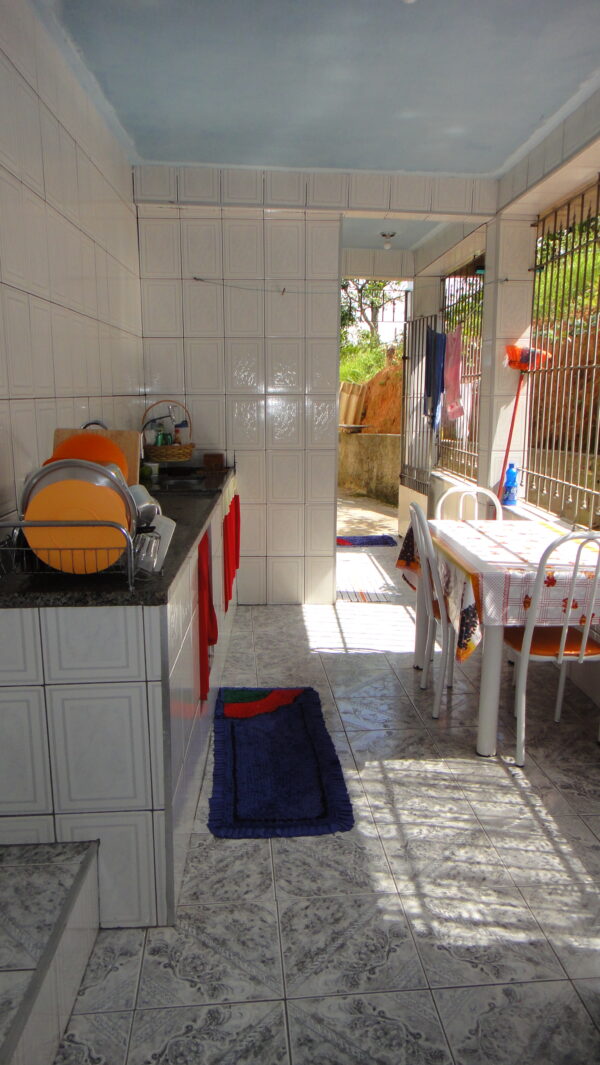 Sobrado com comados bem distribuídos, ótimo acabamento interno (Aceita Entrada) - Bairro Jd. São João - Francisco Morato -SP - Cód. 6499 - Image 6