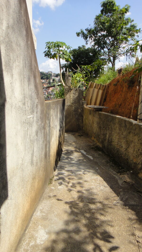 Sobrado com comados bem distribuídos, ótimo acabamento interno (Aceita Entrada) - Bairro Jd. São João - Francisco Morato -SP - Cód. 6499 - Image 12