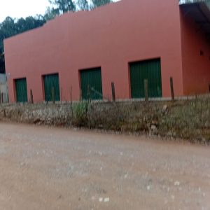 galpão/com 3 casas/Jarinu -sp/km 8//bairro iara/3184