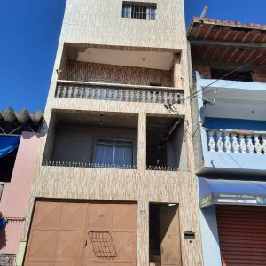 Sobrado/com Edículas/Vende ou Permuta Por Casa ou Chácara/cod.1443